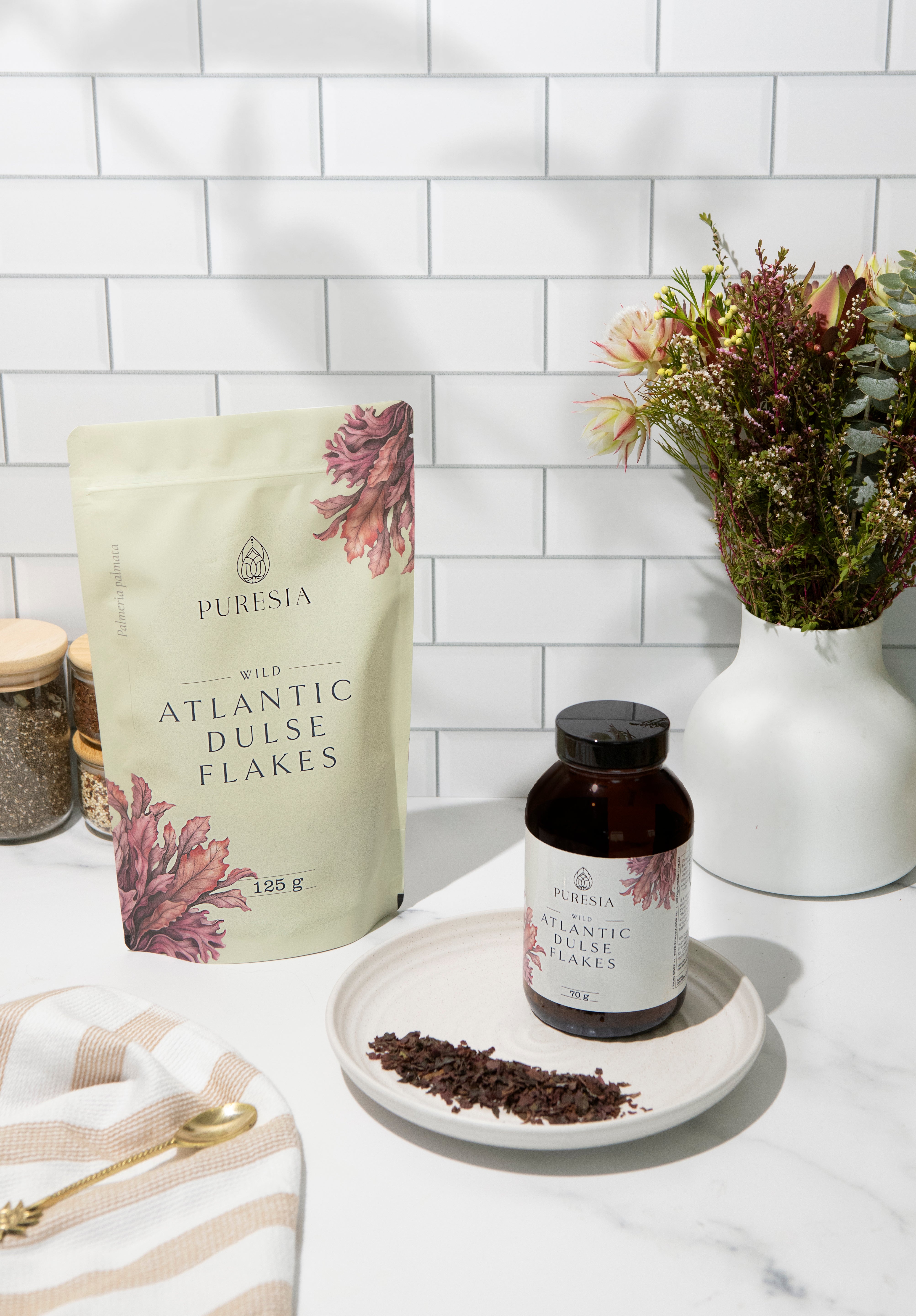 Atlantic dulse flakes presented on a plate and with packaging