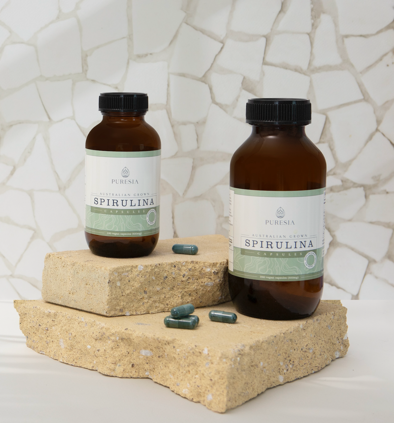 Spirulina capsules and spirulina capsule bottles